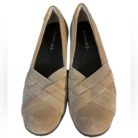 Clarks Haley Jay Praline Suede Flats Size 9.5 N - Picture 1 of 15